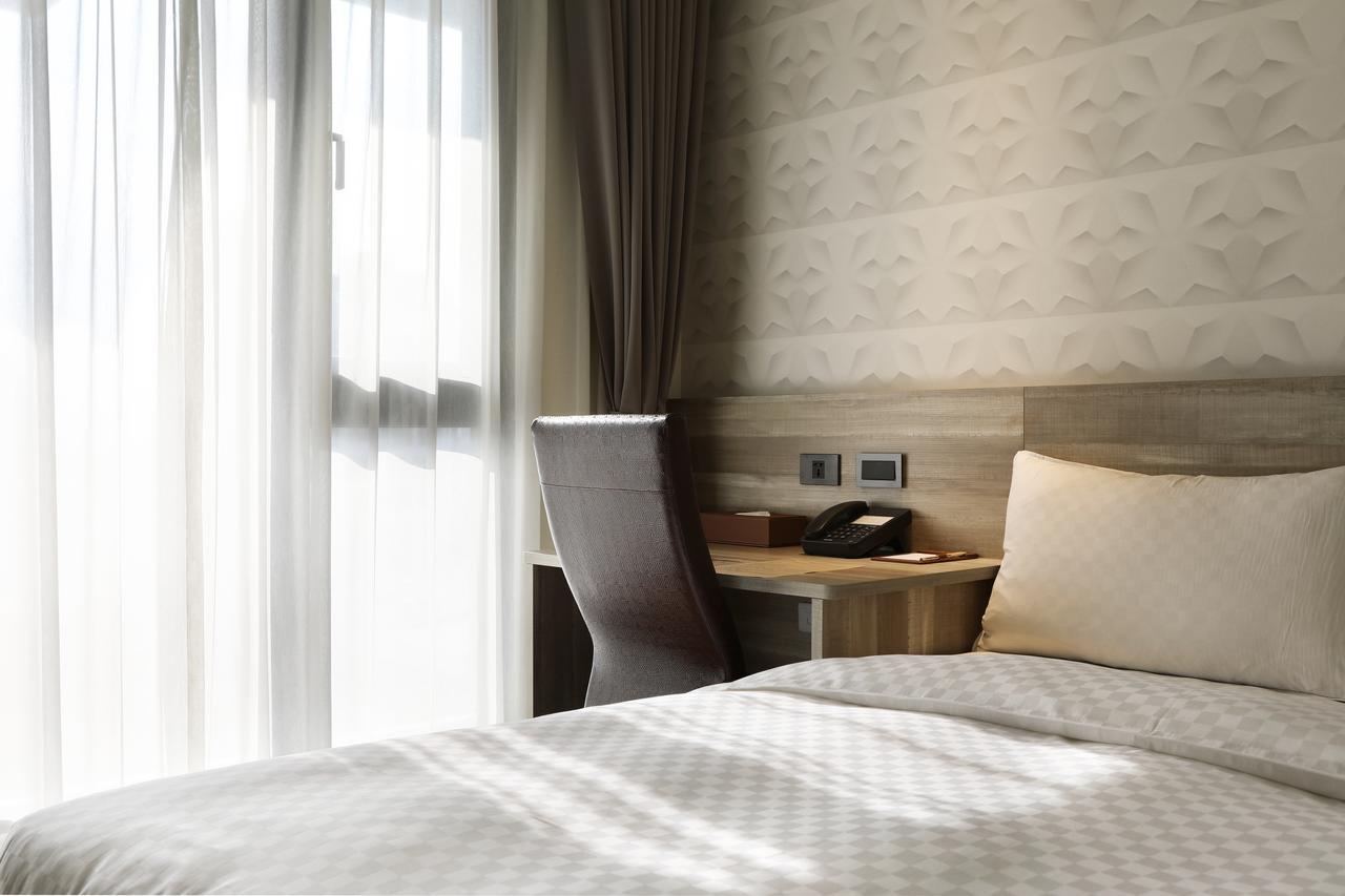 คุน ทัวร์ โฮเต็ล Hotel ไถจง ภายนอก รูปภาพ